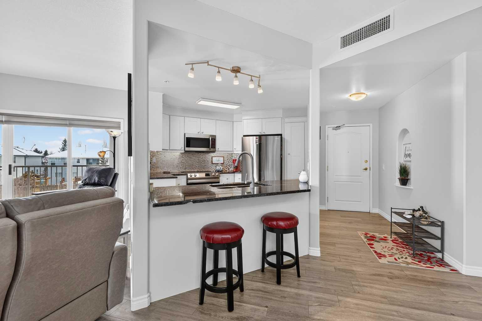 43 Westlake Circle 202