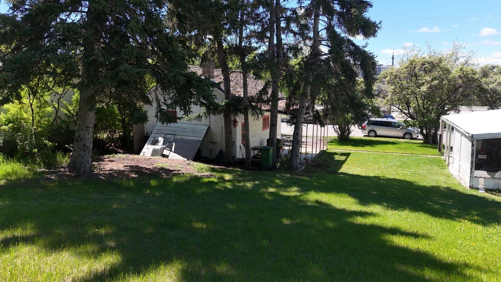 Photo of 328 Third Street W, Cochrane, AB T4C 1Z6 (MLS # A2318094)
