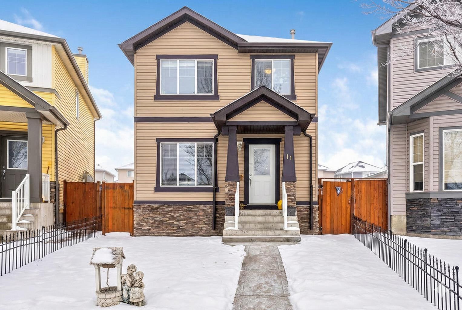 11 Saddlebrook Mews NE