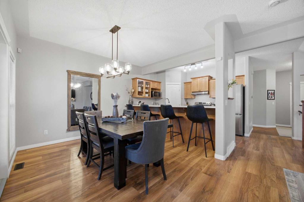 Photo of 6 Rocky Vista Terrace NW, Calgary, AB T3G 5G5 (MLS # A2282695)