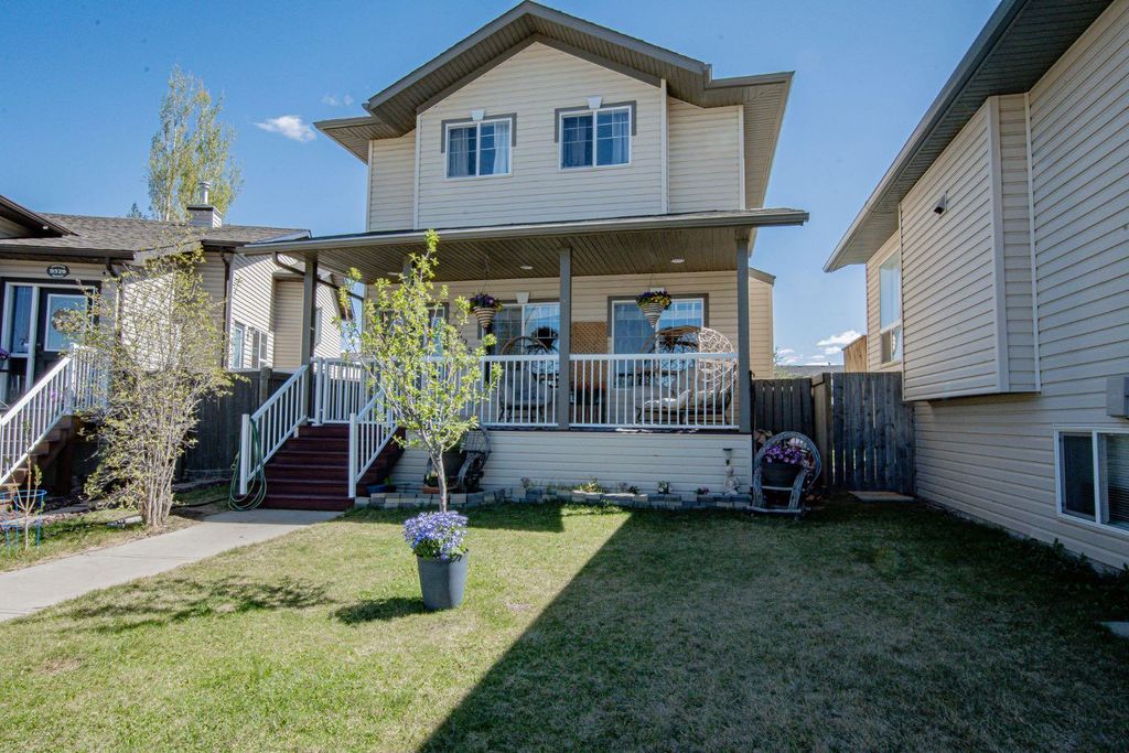 Photo of 9325 91 Street, Grande Prairie, AB T8X 0C7 (MLS # A2308173)