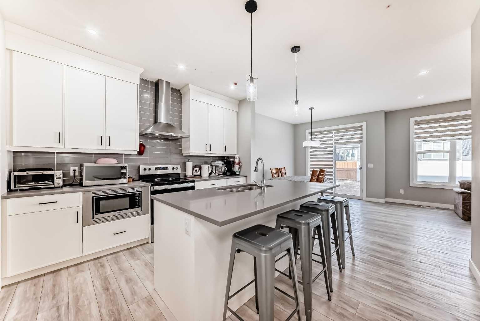 240 Creekstone Row SW