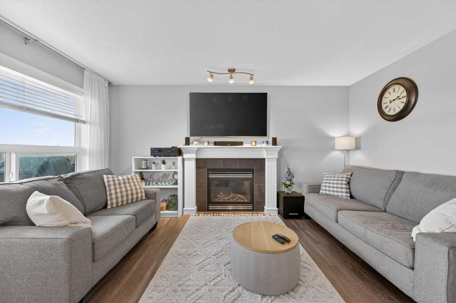 201 Saddlecrest Way NE