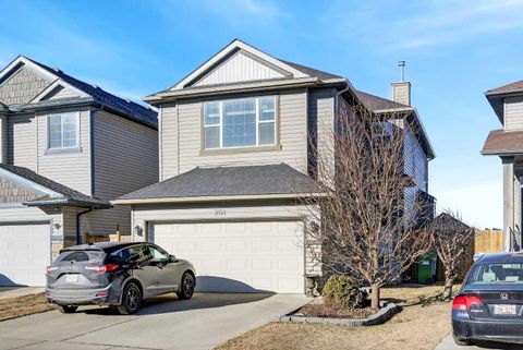 201 Saddlecrest Way NE Calgary AB T3J 5N1