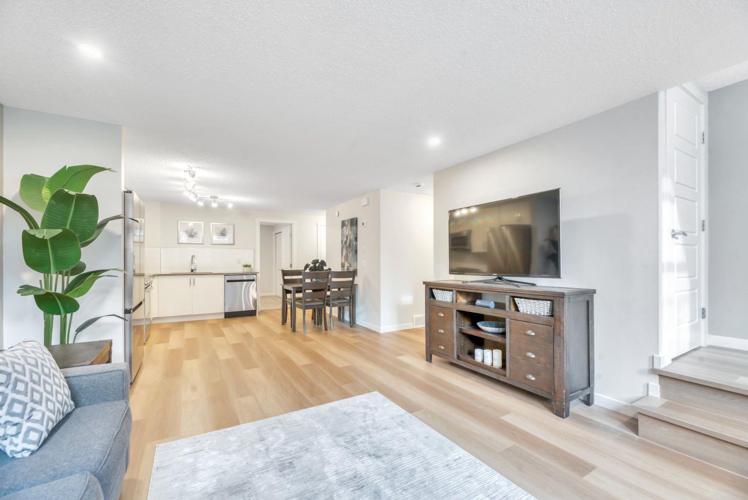 344 Cranbrook Square SE