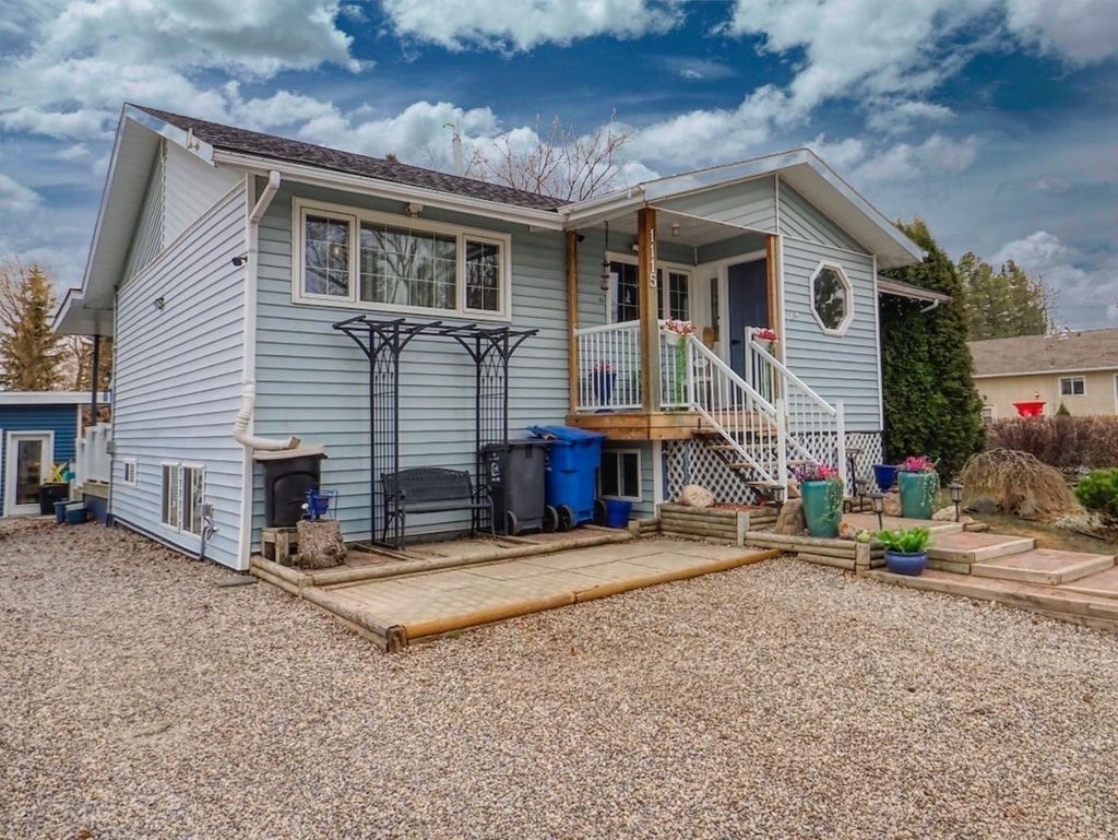 Photo of 1115 3 Street NE, Three Hills, AB T0M 2A0 (MLS # A2304488)