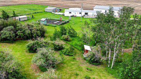 Photo of 255049 Twp Rd 300, Rural Kneehill County, AB T0M 0A0 (MLS # A2322008)