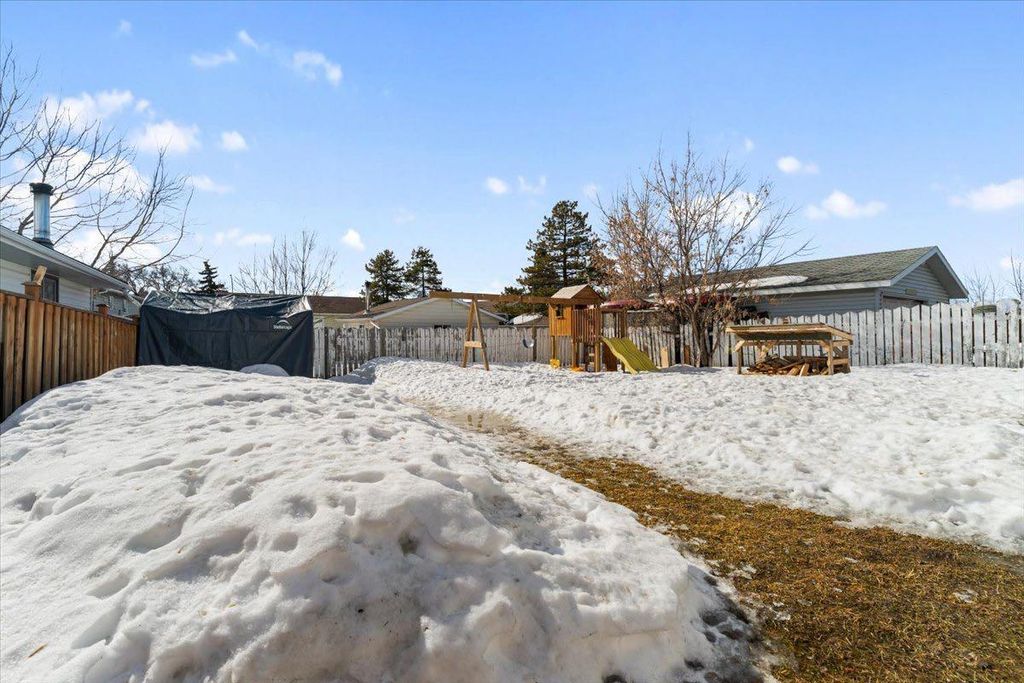 Photo of 9527 80 Avenue, Grande Prairie, AB T8V 5J3 (MLS # A2294762)