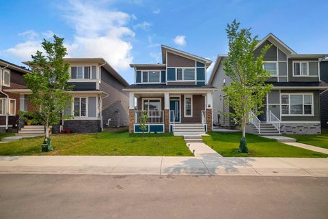 Photo of 190 Dawson Harbour Rise, Chestermere, AB T1X 1Z6 (MLS # A2264365) Photo of 190 Dawson Harbour Rise, Chestermere, AB T1X 1Z6 (MLS # A2264365)