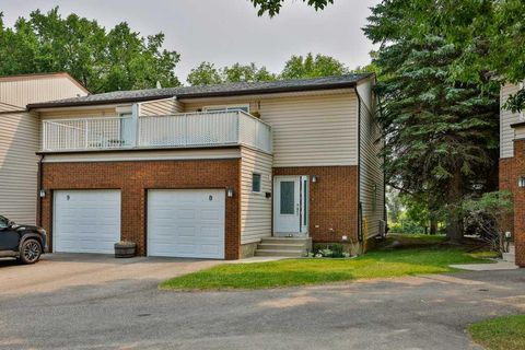 Photo of 29 Brock Place W #8, Lethbridge, AB T1K 4C1 (MLS # A2332272)