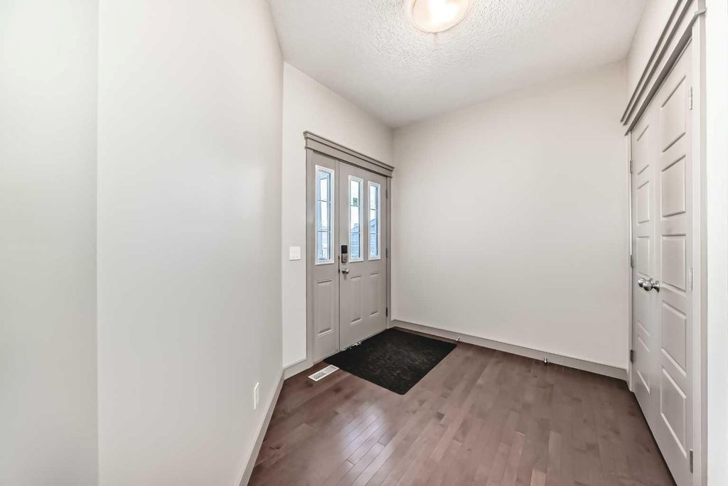 Photo of 47 Evansglen Circle NW, Calgary, AB T3P 0W7 (MLS # A2287730)