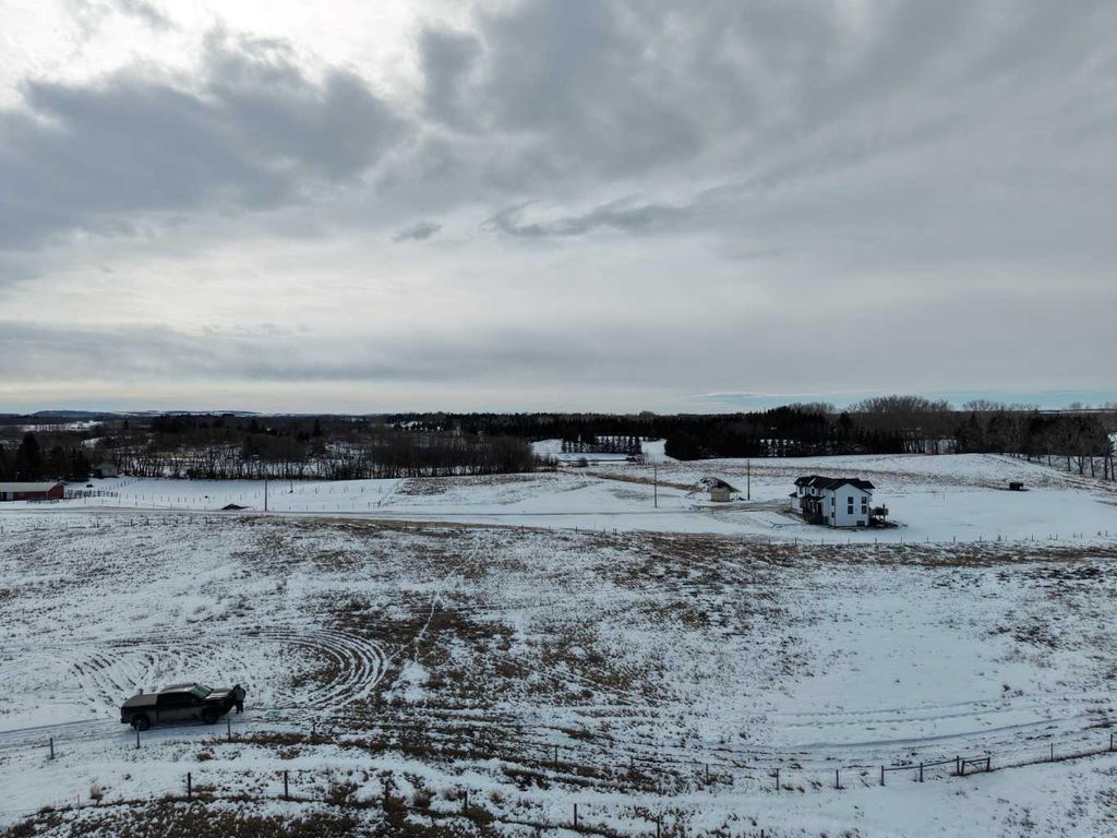 Photo of #7 C&amp;E Trail North of Blackfalds, Rural Lacombe County, AB T0M 0J0 (MLS # A2292865)