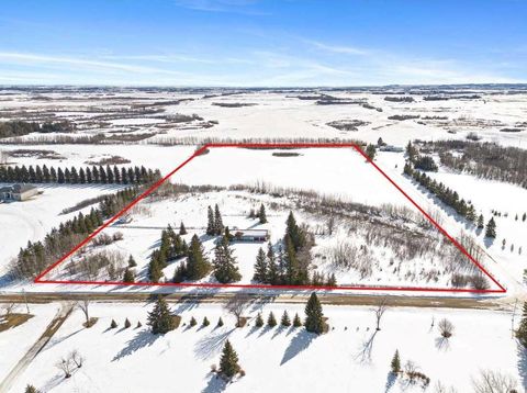 Photo of 17 White Fence Road, Rural Vermilion River, County of, AB T9V 3A8 (MLS # A2294174)