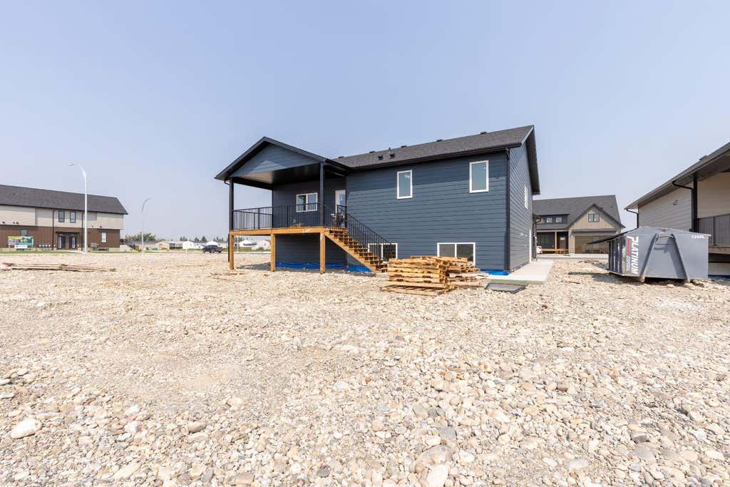 Photo of 902 Willow Lane, Fort Macleod, AB T0L 0Z0 (MLS # A2327404)