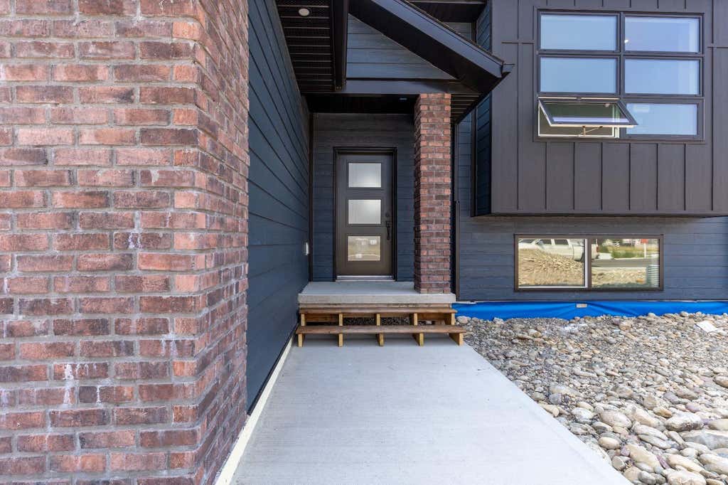 Photo of 902 Willow Lane, Fort Macleod, AB T0L 0Z0 (MLS # A2327404)