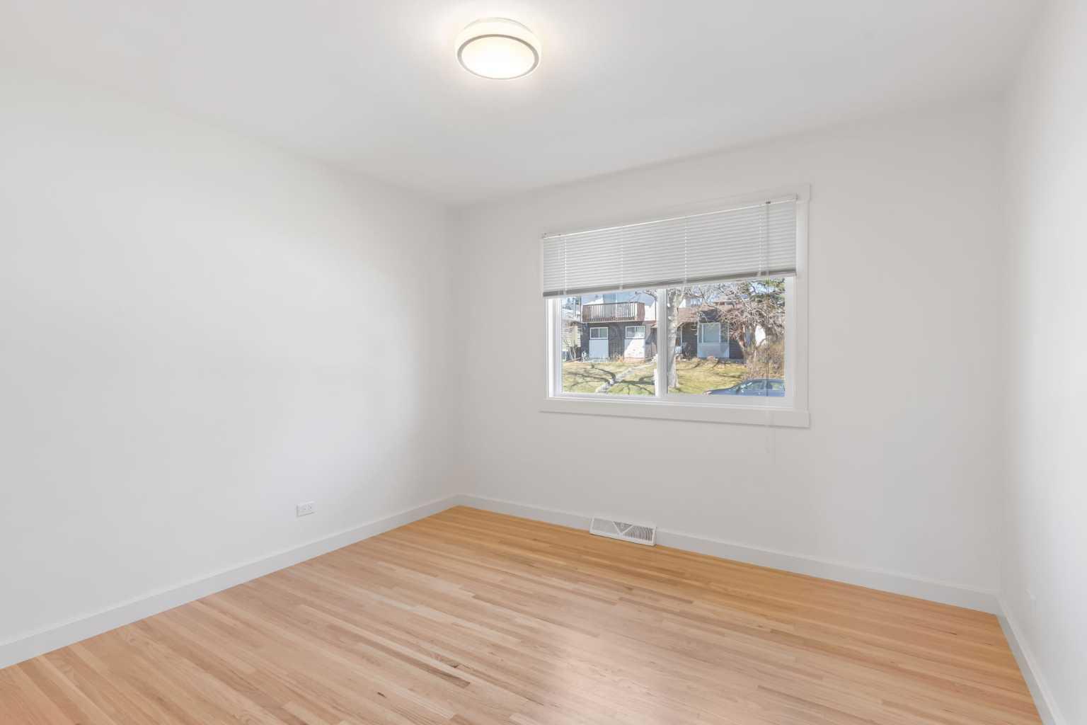139 Cornwallis Drive NW