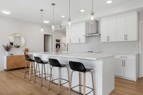 550 Belmont Street 4113 Calgary AB T2X 5Y9