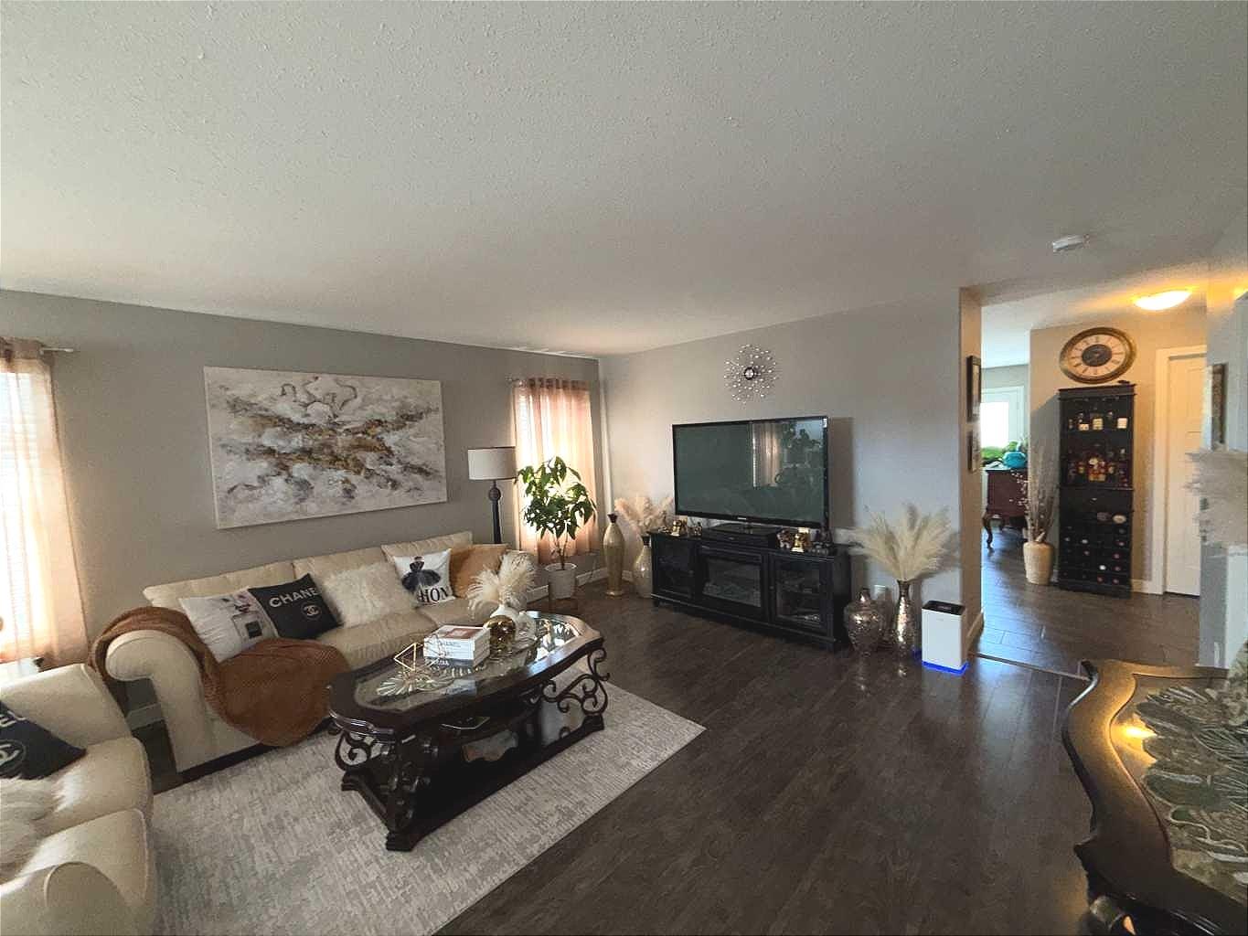 12909 Oak Road A & B