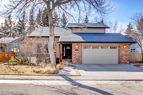 851 Edgemont Road NW Calgary AB T3A 2J1