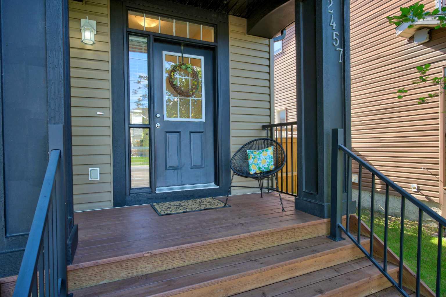2457 Ravenswood View SE