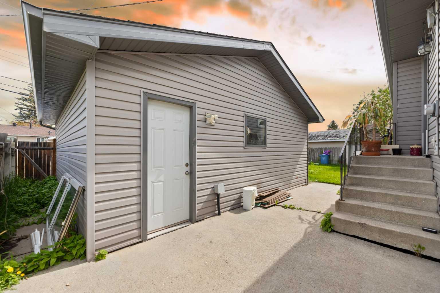 83 Penmeadows Place SE