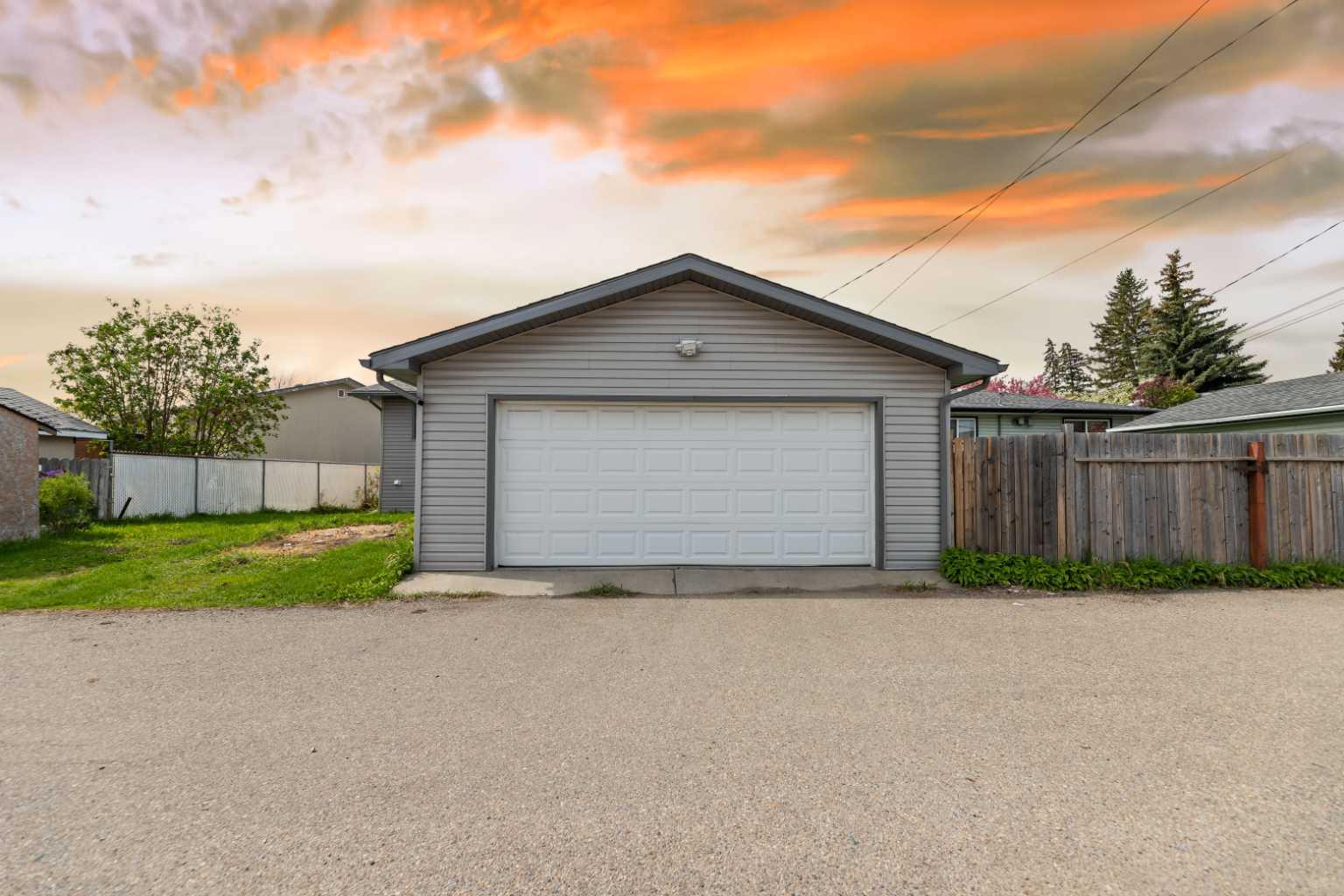 83 Penmeadows Place SE