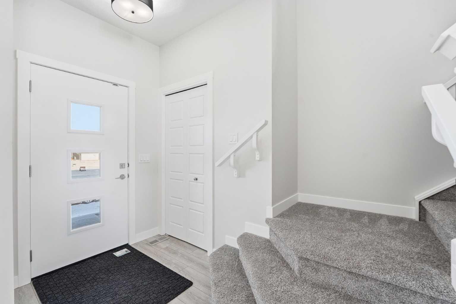 313 Cobblestone Gate SW