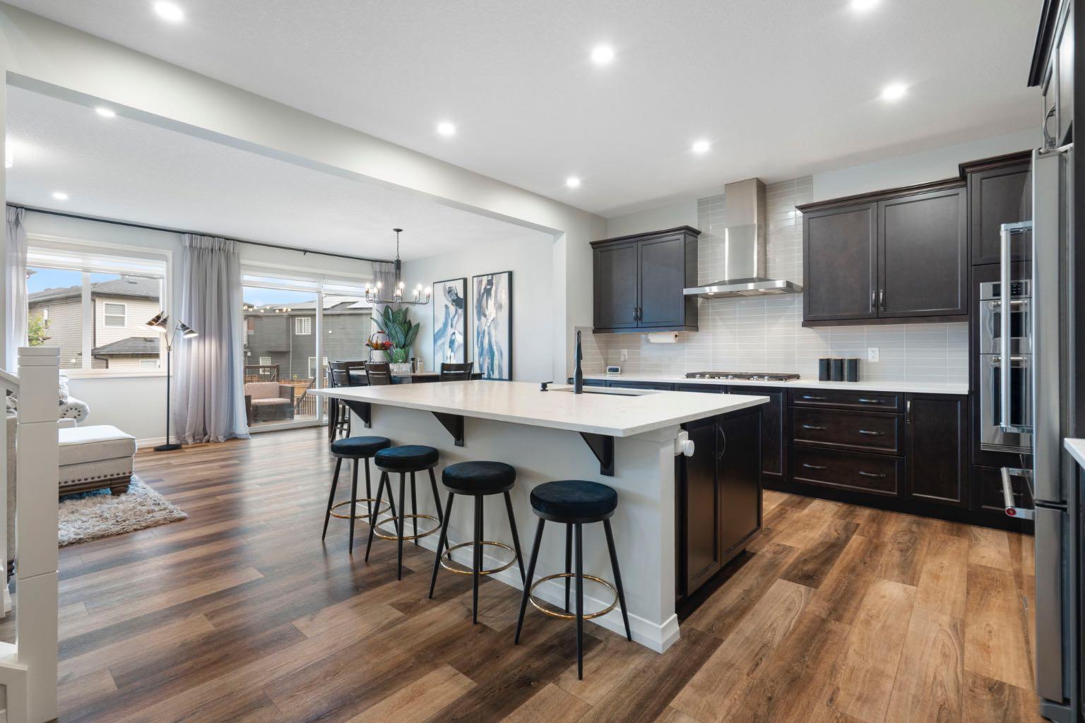 306 Corner Meadows Way NE
