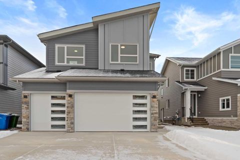 221 South Shore View Chestermere AB T1X 2Y3