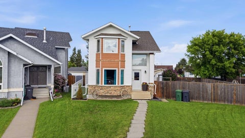 Photo of 6134 52 Street Close, Ponoka, AB T4J 1E8 (MLS # A2301172)