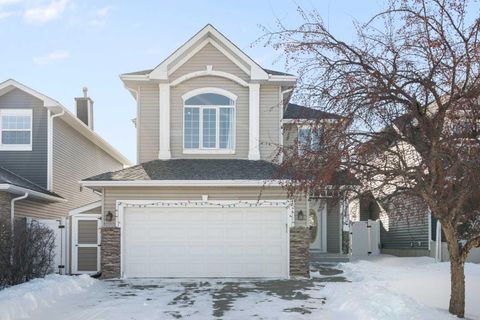 165 Harvest Park Circle NE Calgary AB T3K 4V3