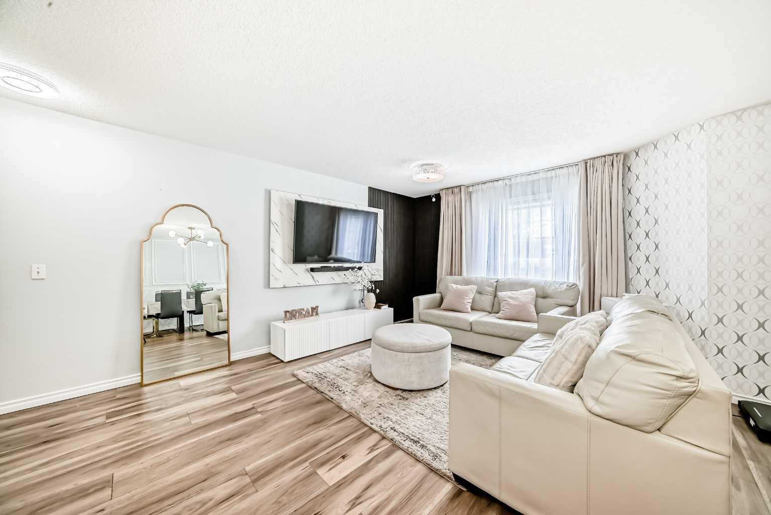 57 Mt Aberdeen Manor SE