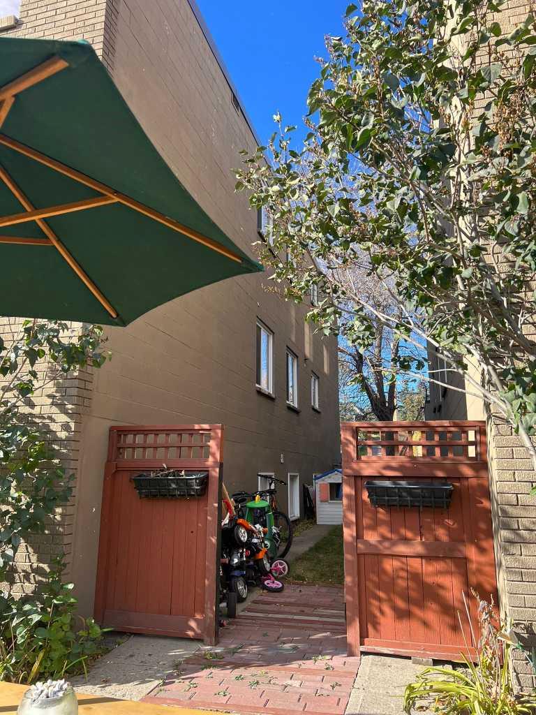 2315 17A Street SW 3