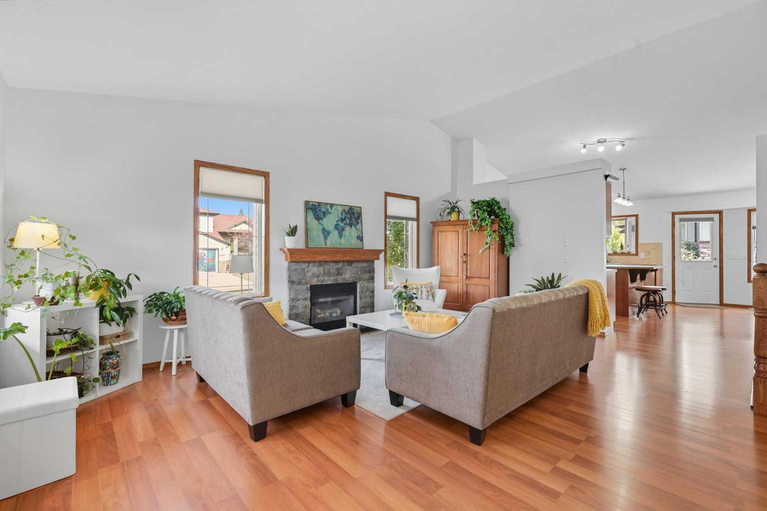 79 Hillcrest Boulevard