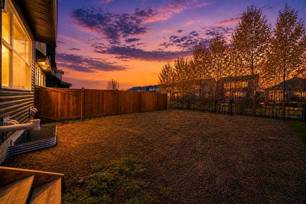 55 Silver Spruce Grove SW
