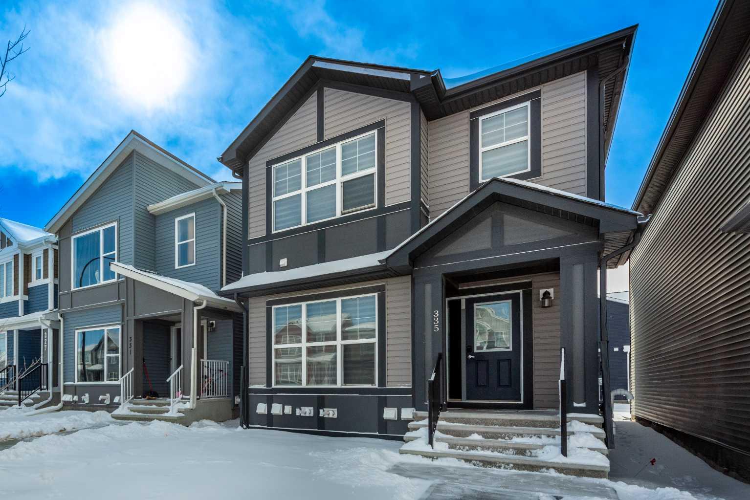 335 Livingston View NW