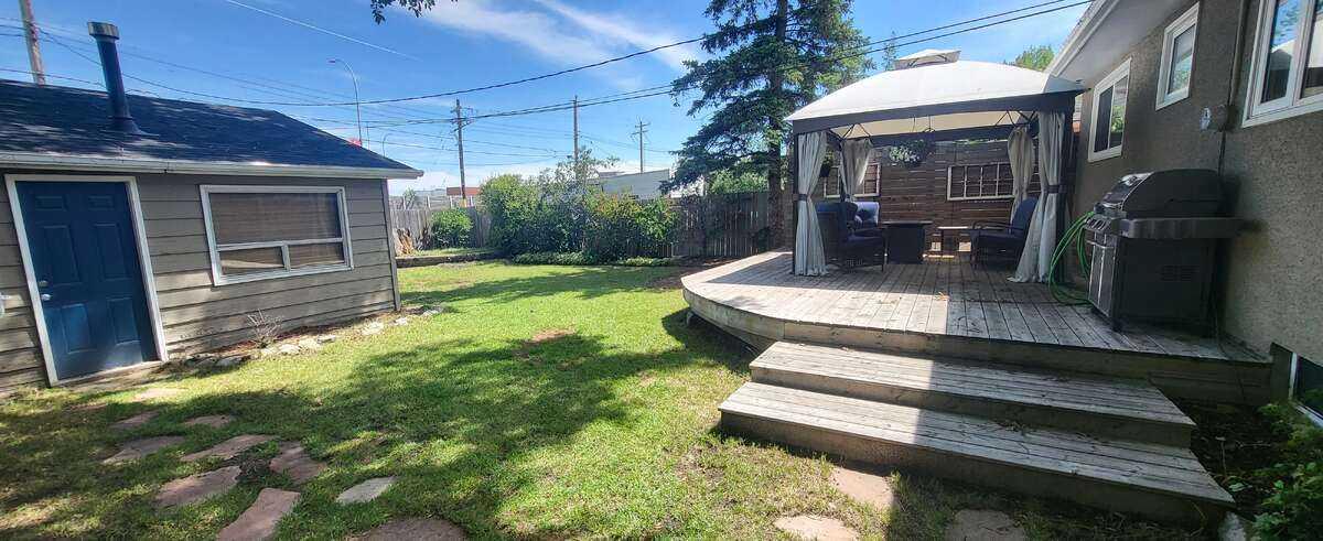 8516 Addison Drive SE