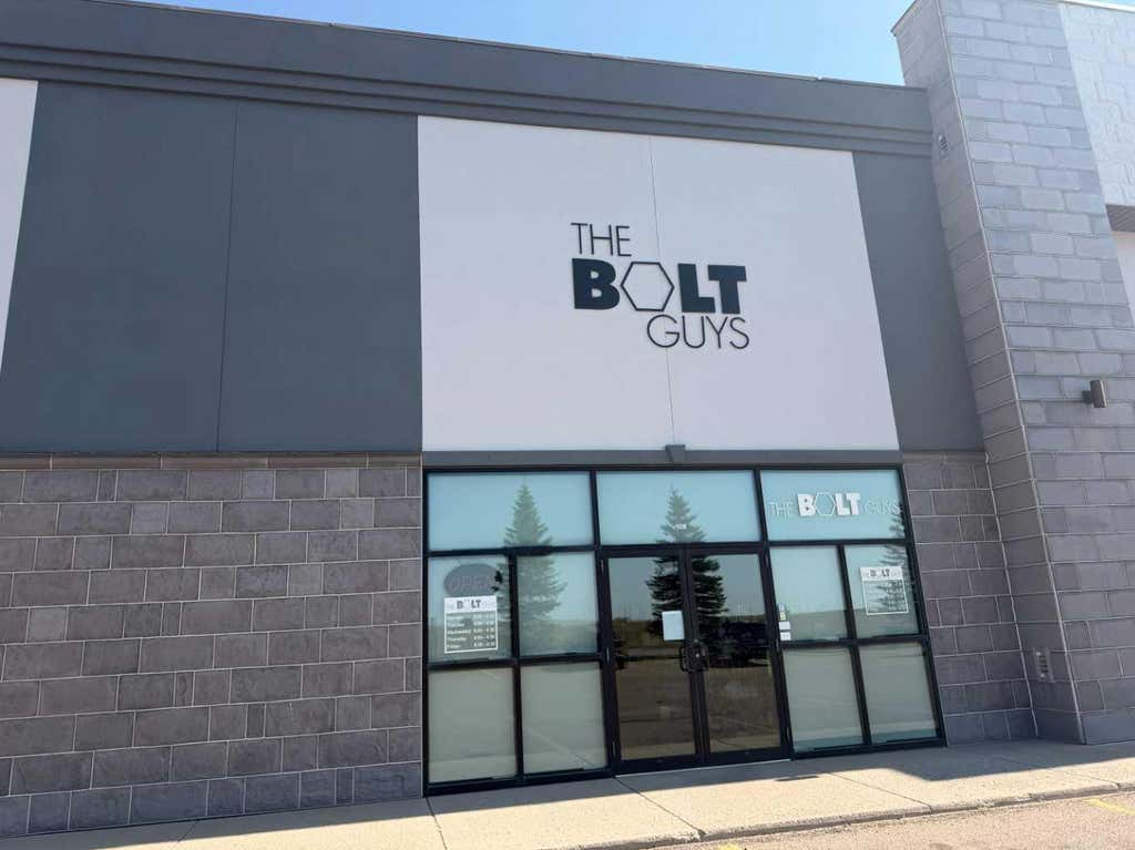 Photo of 2201 Box Springs Boulevard NW #108, Medicine Hat, AB T1C 0C8 (MLS # A2339820)