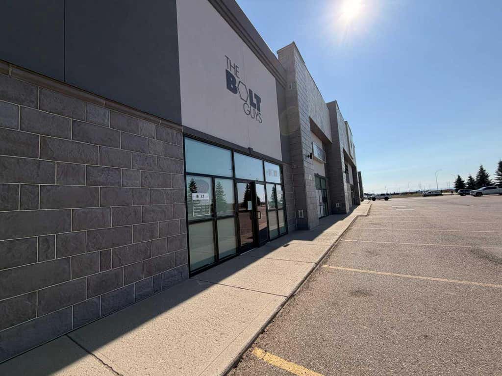 Photo of 2201 Box Springs Boulevard NW #108, Medicine Hat, AB T1C 0C8 (MLS # A2339820)