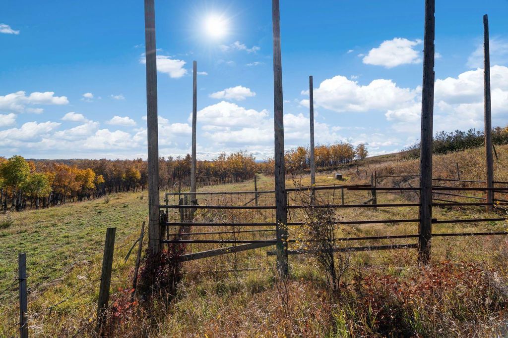 Photo of 306 Avenue W, Rural Foothills County, AB T2S 1A2 (MLS # A2265338)