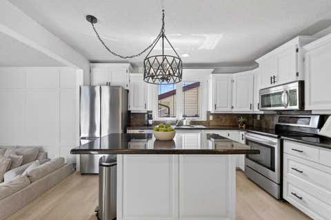Photo of 240 Canniff Place SW, Calgary, AB T2W 2L8 (MLS # A2318937)