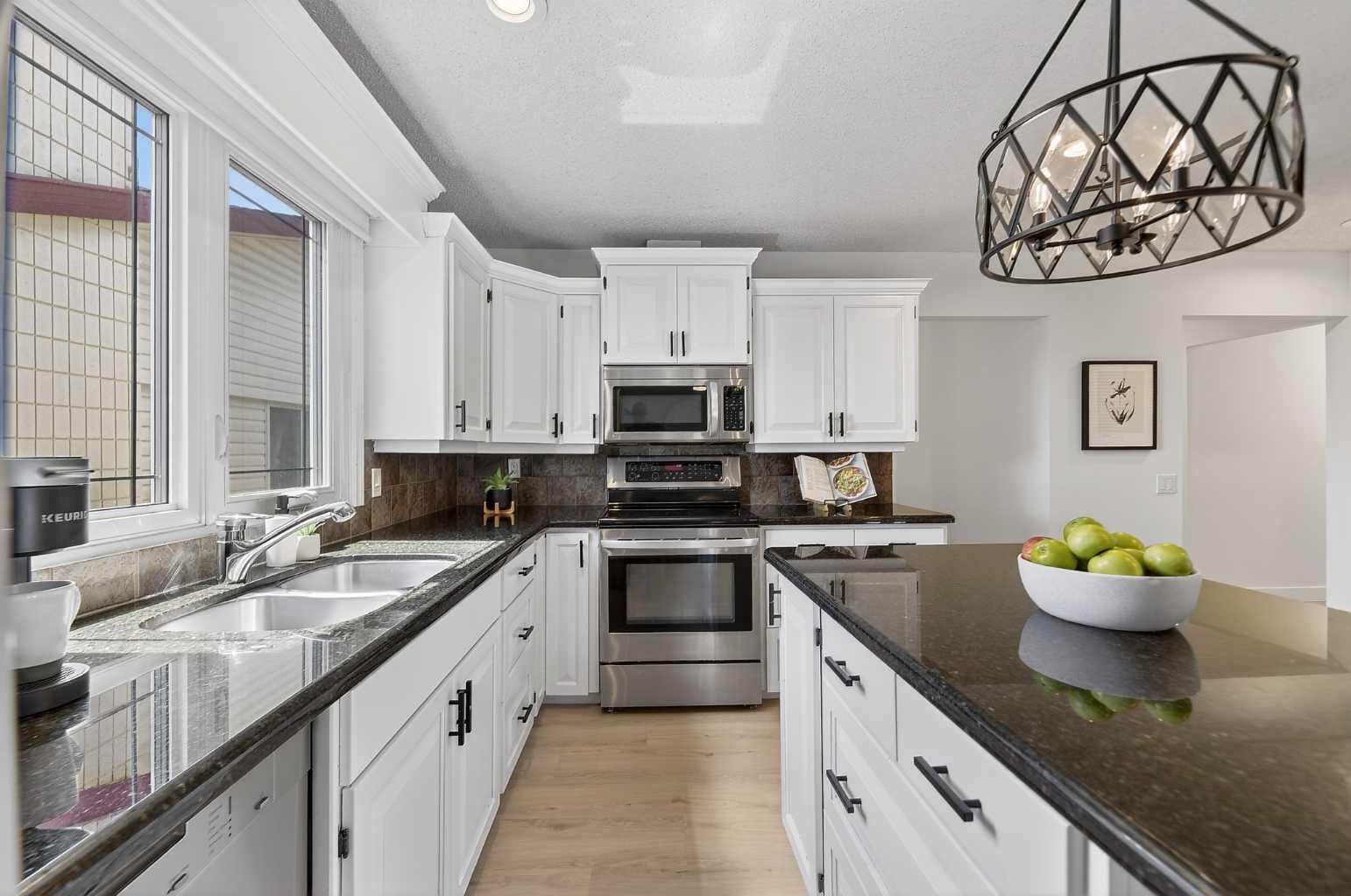 240 Canniff Place SW