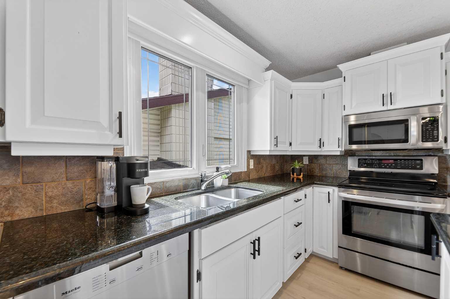 240 Canniff Place SW