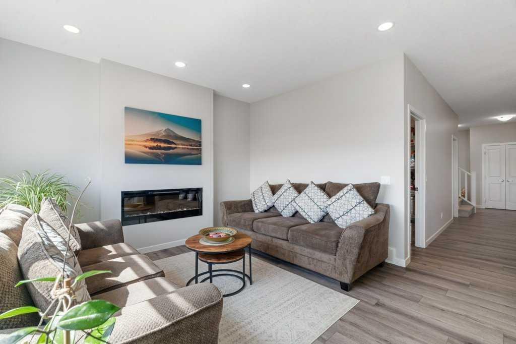 234 Carringsby Way NW