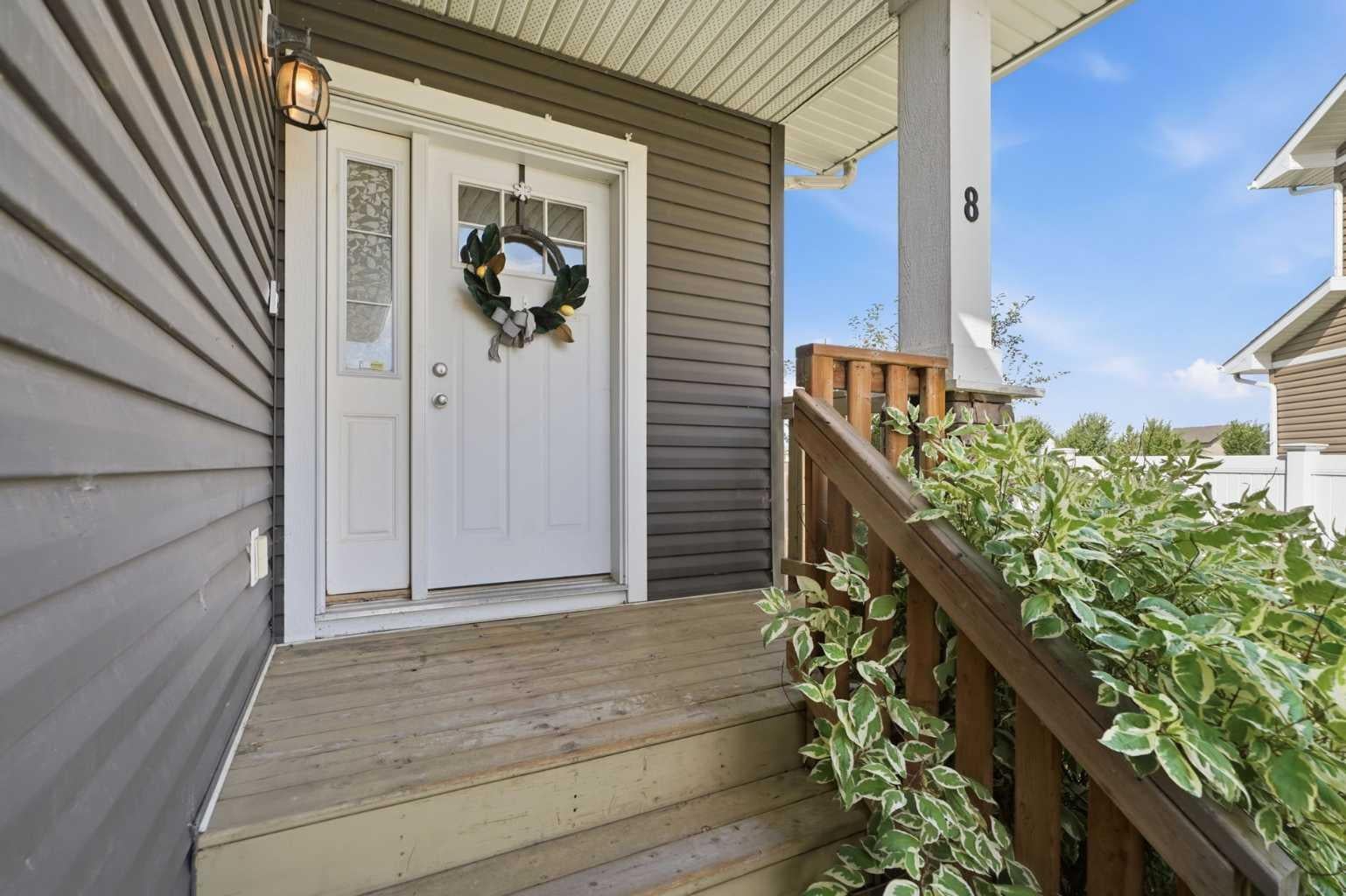 8 Rowberry Court
