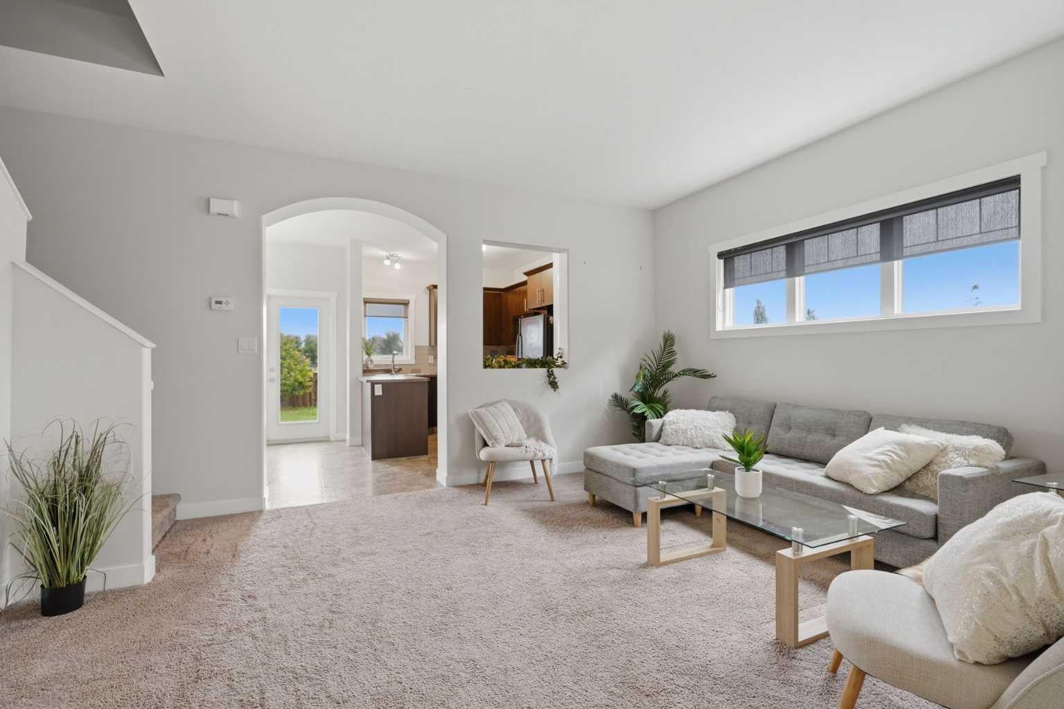 8 Rowberry Court