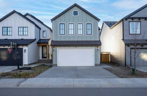 Photo of 42 Savoy Landing SE, Calgary, AB T3S 0E1 (MLS # A2266556) Photo of 42 Savoy Landing SE, Calgary, AB T3S 0E1 (MLS # A2266556)