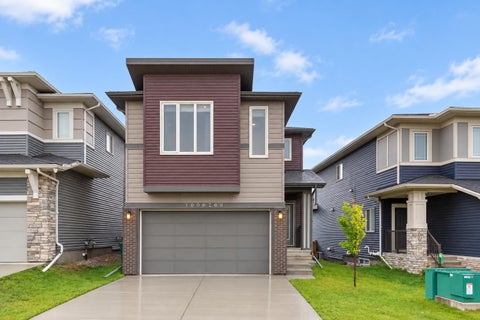 Photo of 1020 Chinook Gate Heath SW, Airdrie, AB T4B 5C9 (MLS # A2344719)