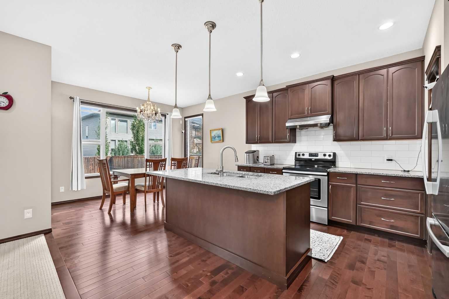 36 Auburn Bay Avenue SE