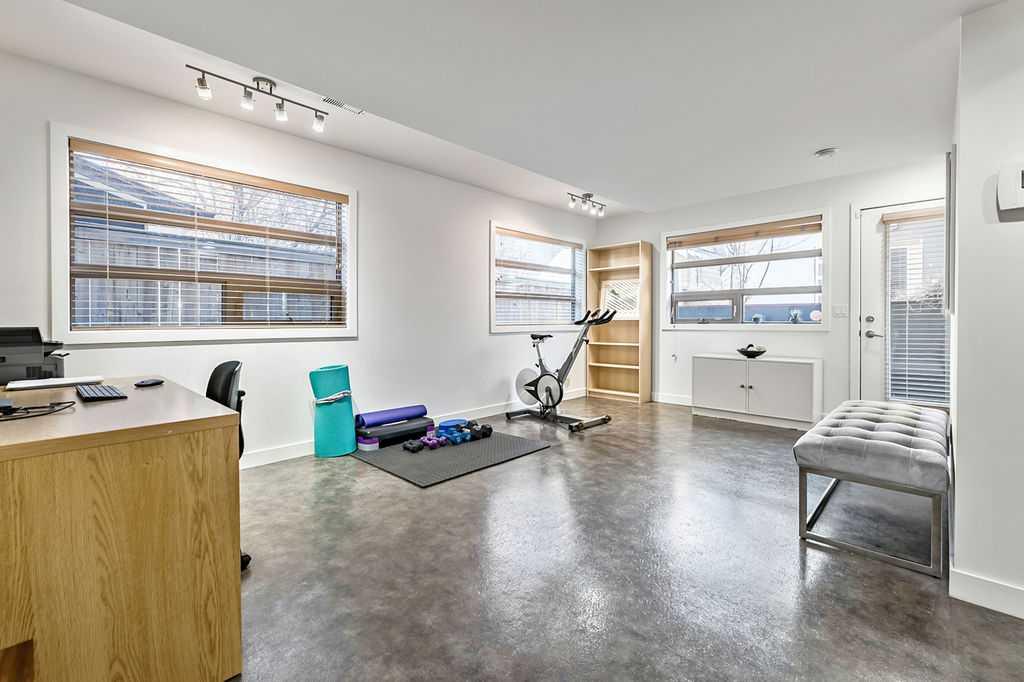 1927 26A Street SW 2